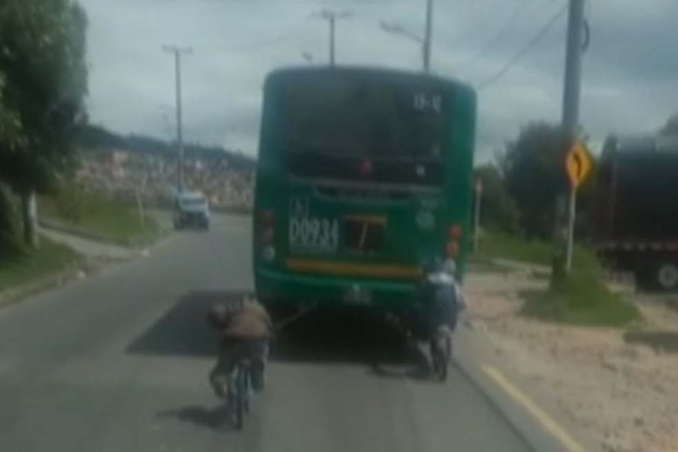 Preocupación por maniobras peligrosas de jóvenes en bicicleta al sur de Bogotá