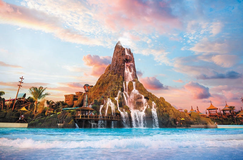 Evento nocturno en un parque temático: Universal Orlando lanza Volcano Bay Nights