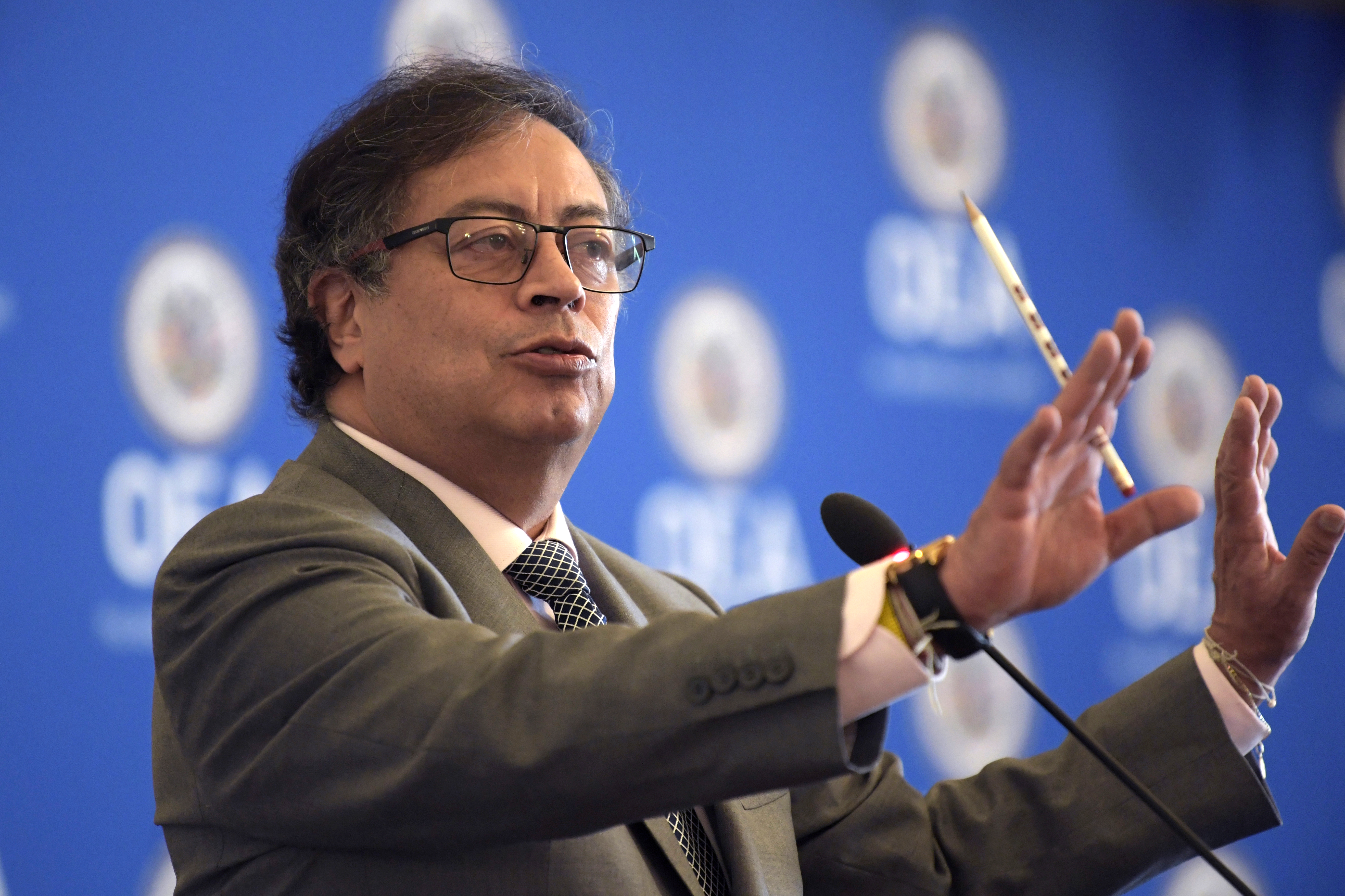 Petro agita los mercados con el anuncio de replanteamiento de su gabinete