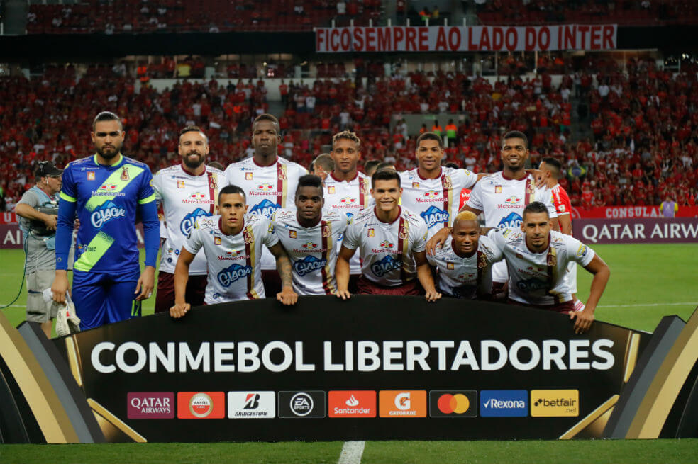 Deportes Tolima en su encuentro en Porto Alegre. / EFE