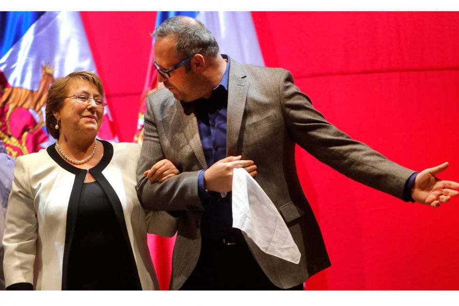 Hijo de Michelle Bachelet renuncia a obra social tras escándalo por crédito