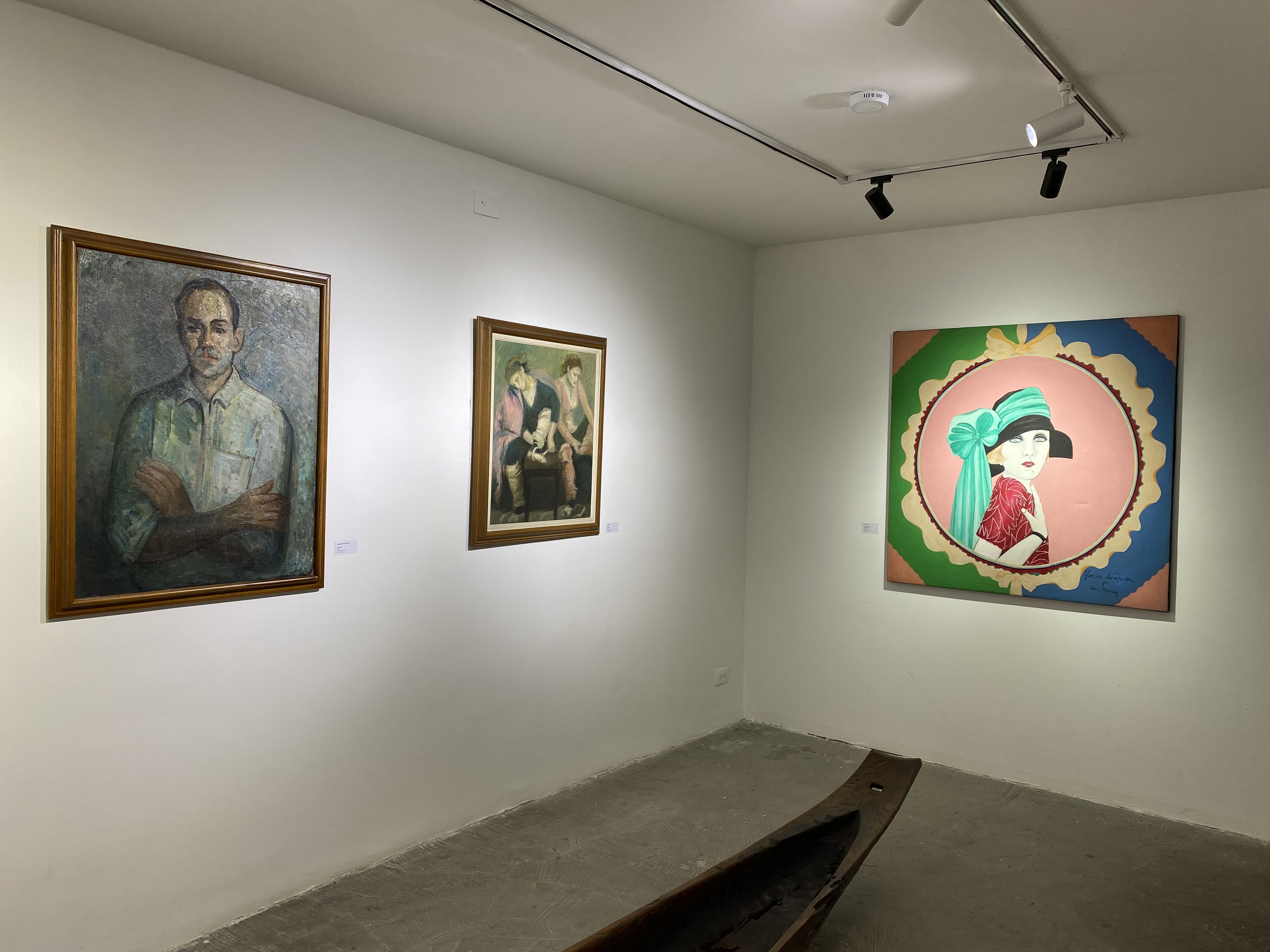 Una de las piezas destacadas de esta colección es el retrato de la actriz estadounidense Gloria Swanson pintado por la artista antioqueña Doria Ramírez.