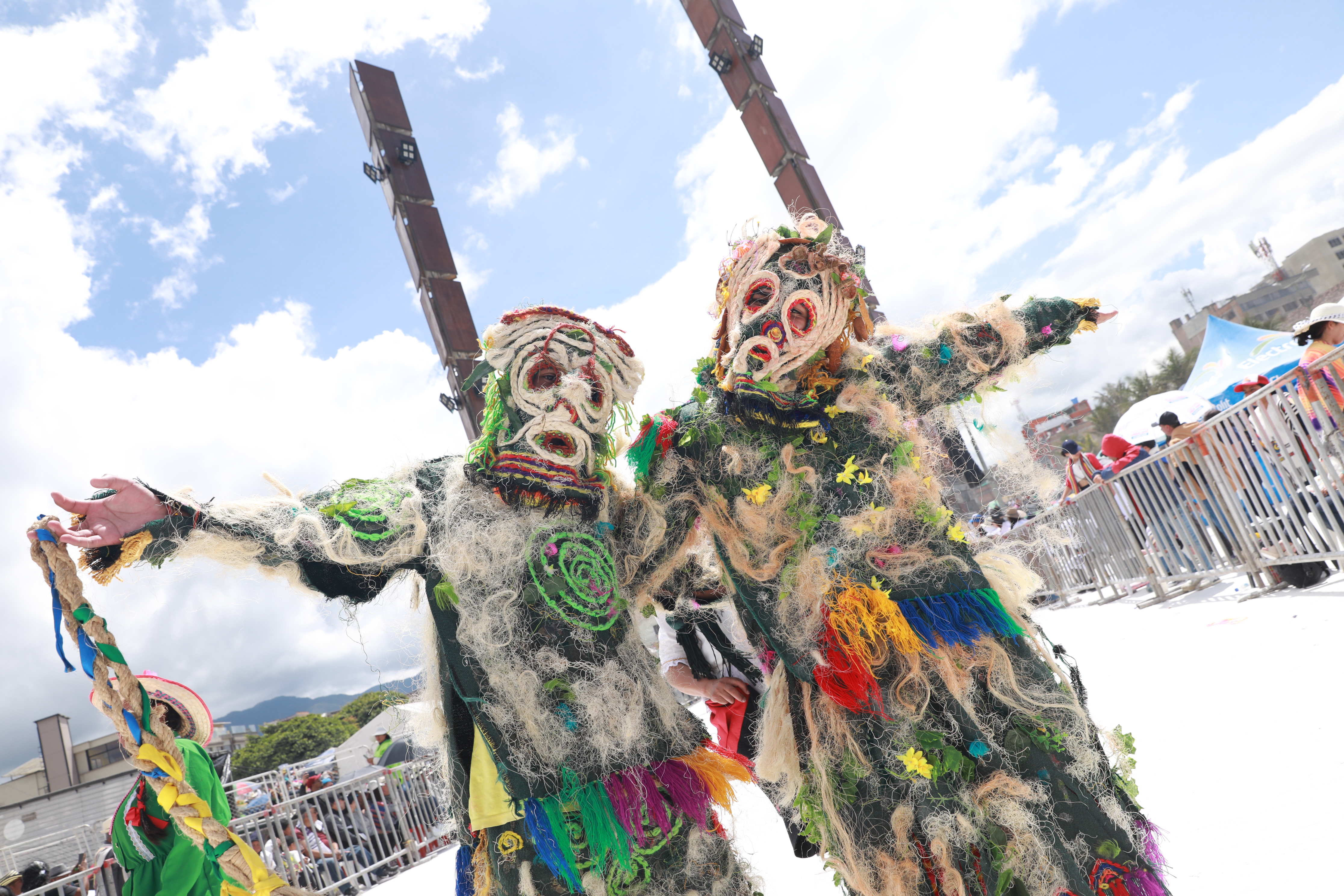 Carnaval de Negros y Blancos de Pasto 2024 desfile Familia Castañeda
