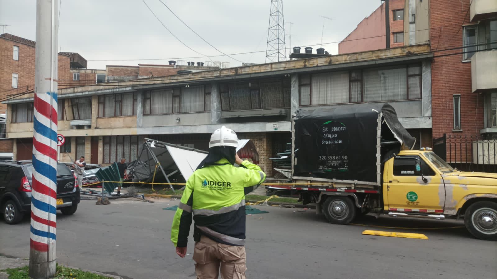 Llamado a revisar techos y cubiertas, tras vendaval que afectó 18 casas en Bogotá