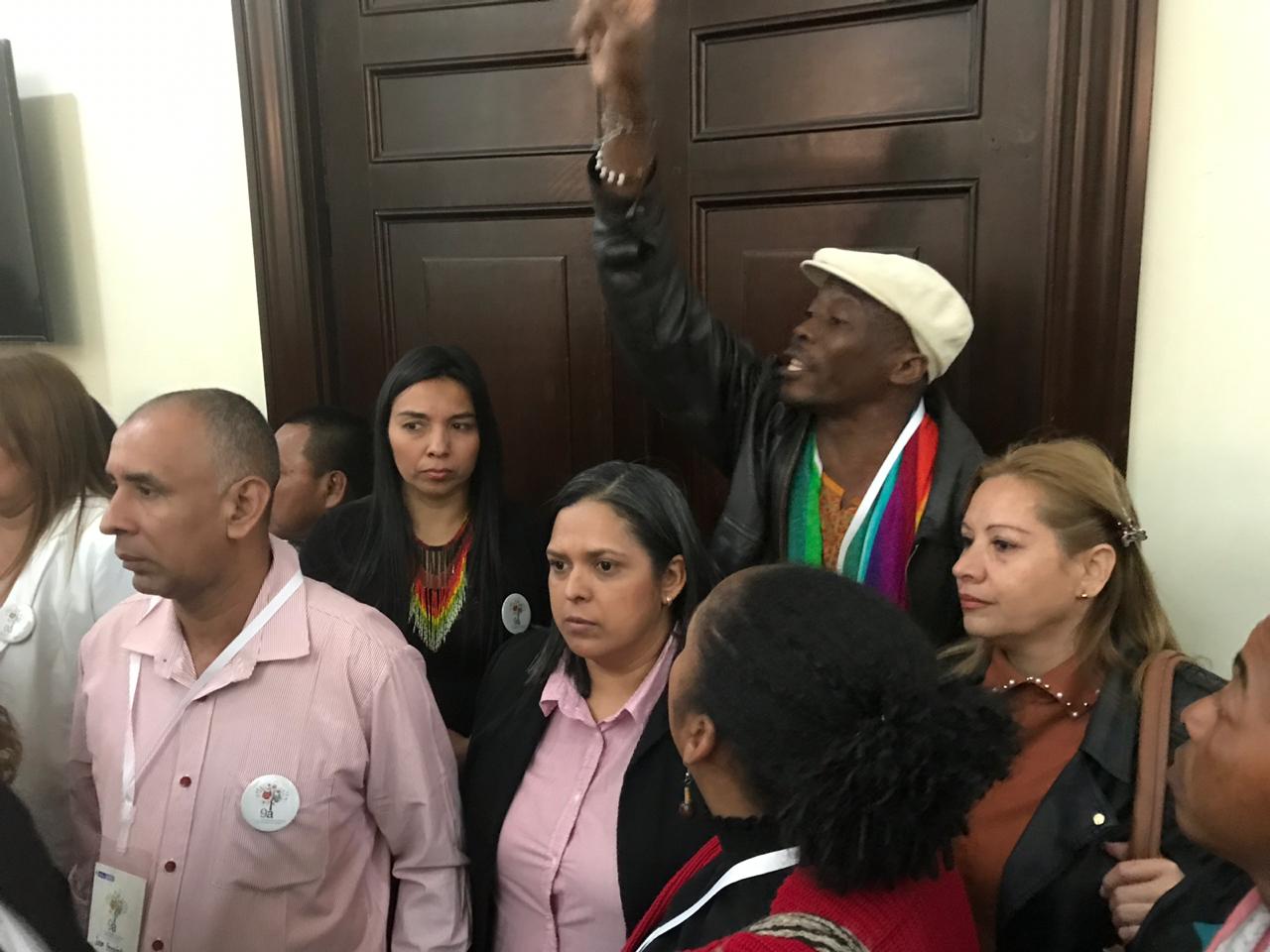 En su día, víctimas reclaman la entrada de todos sus voceros a la sesión de Congreso Pleno