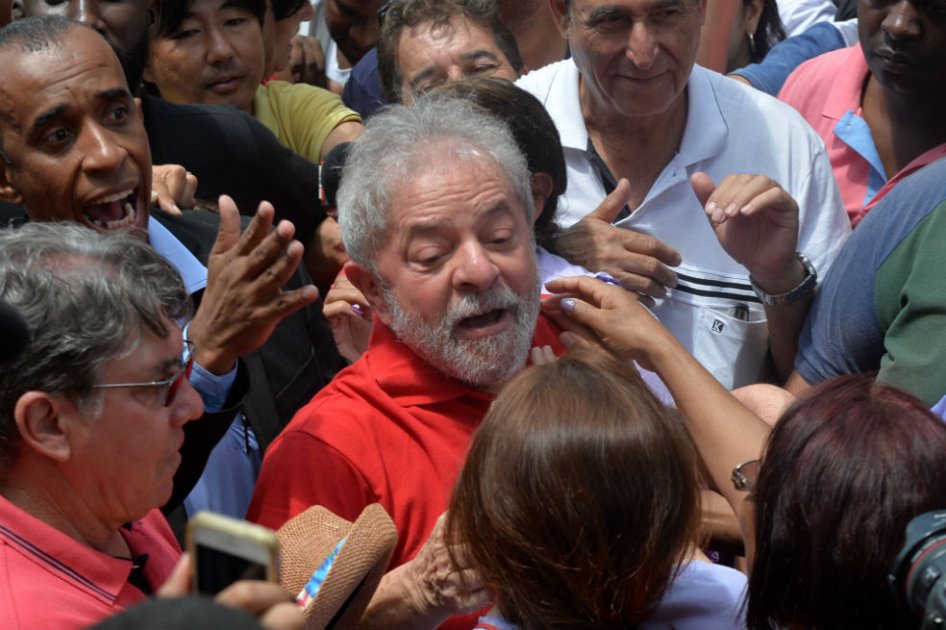 Lula lleva la lucha por salvar su imagen a las calles de Brasil