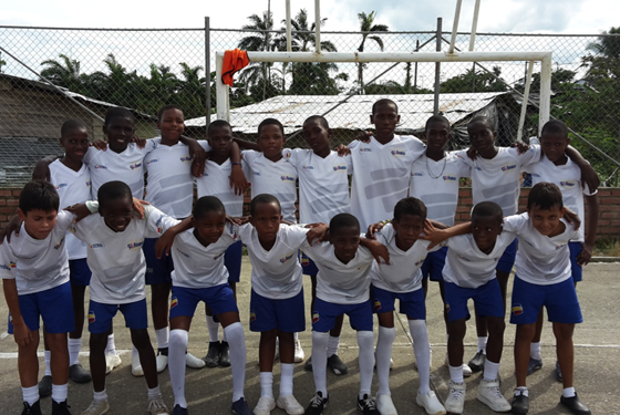 Fútbol, un pretexto para formar a niños y jóvenes del Valle