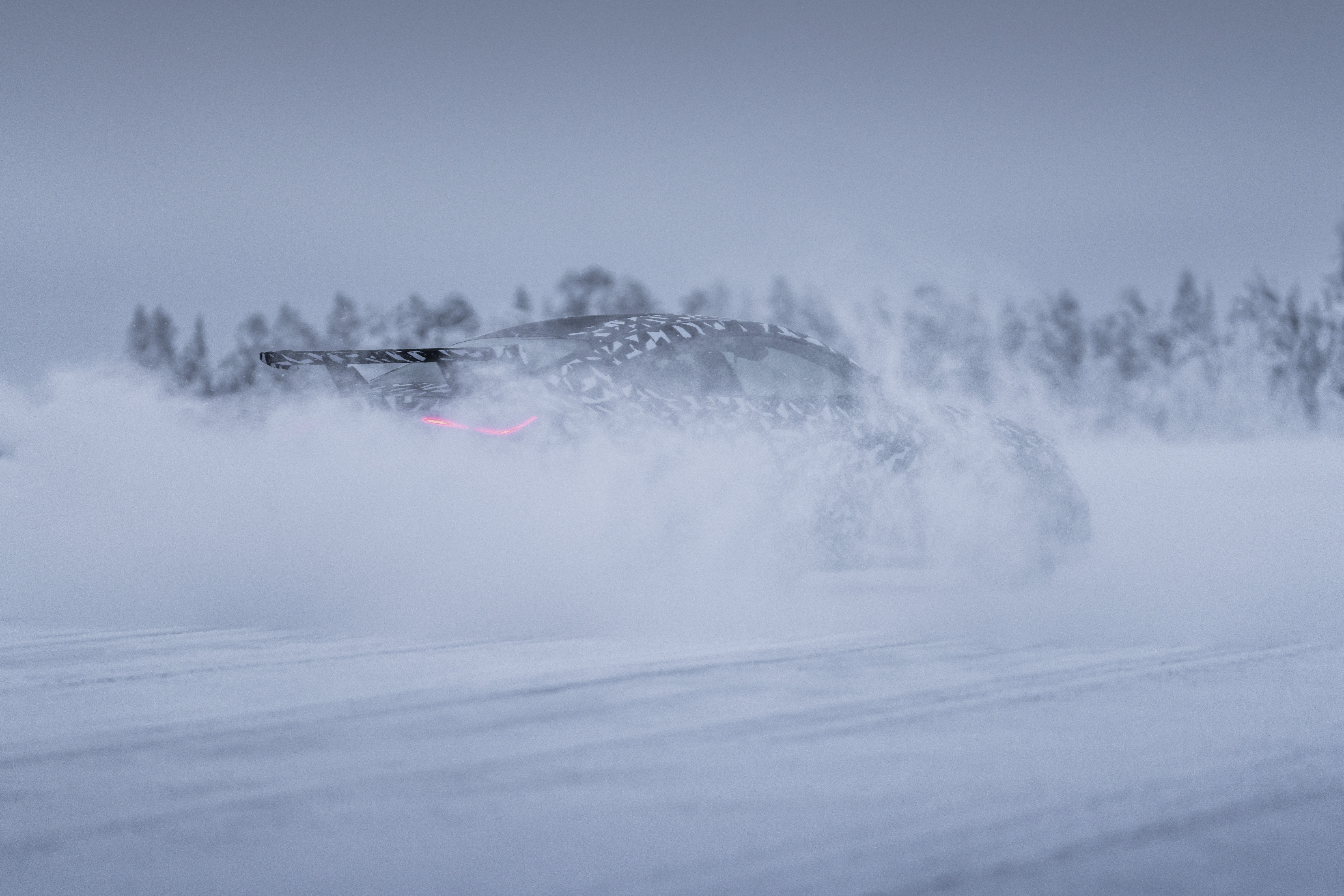 Mercedes-AMG prepara un nuevo carro deportivo basado en el CLE y ya lo prueba sobre la nieve