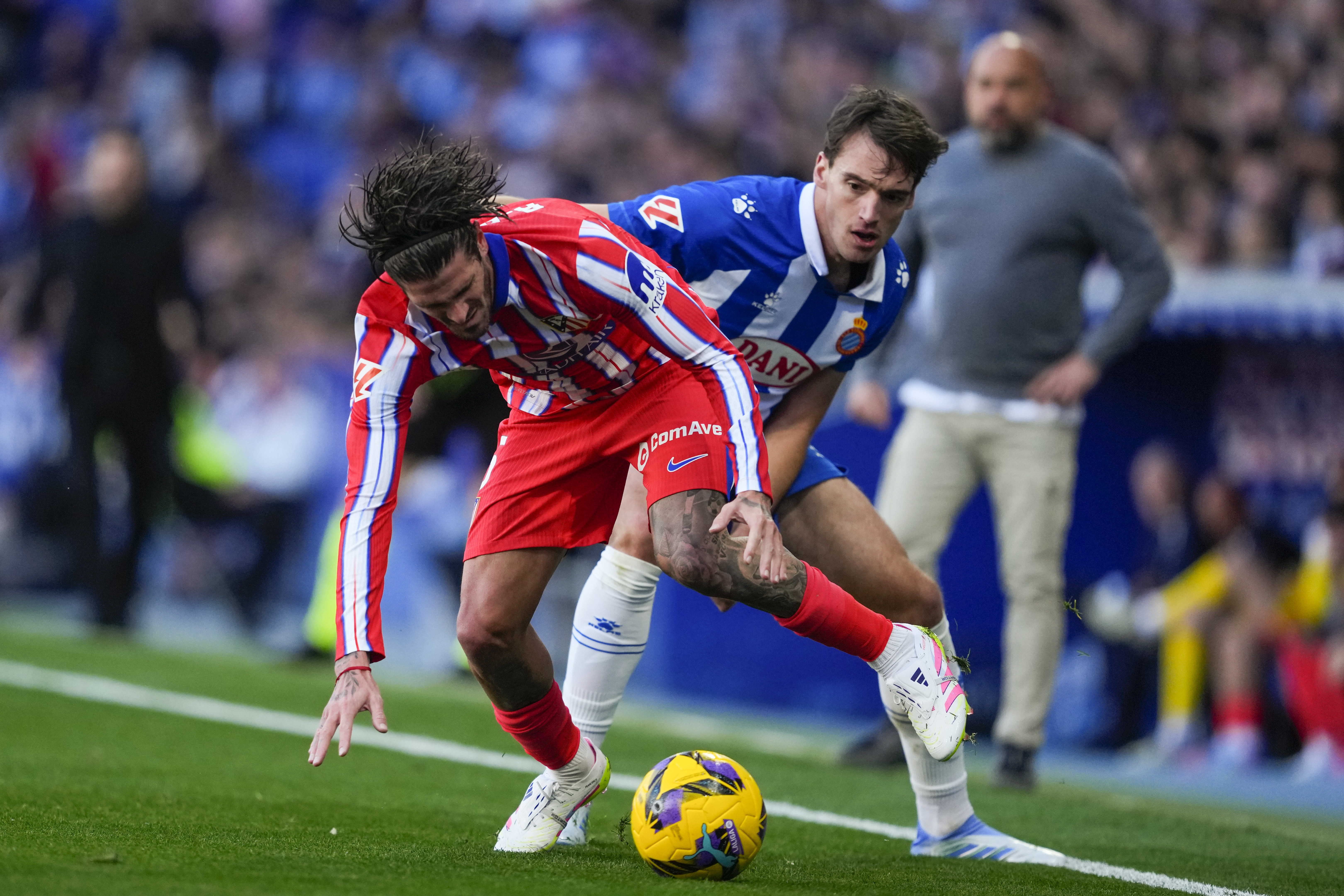 Atlético de Madrid sigue en mala racha y se aleja del título de la liga española
