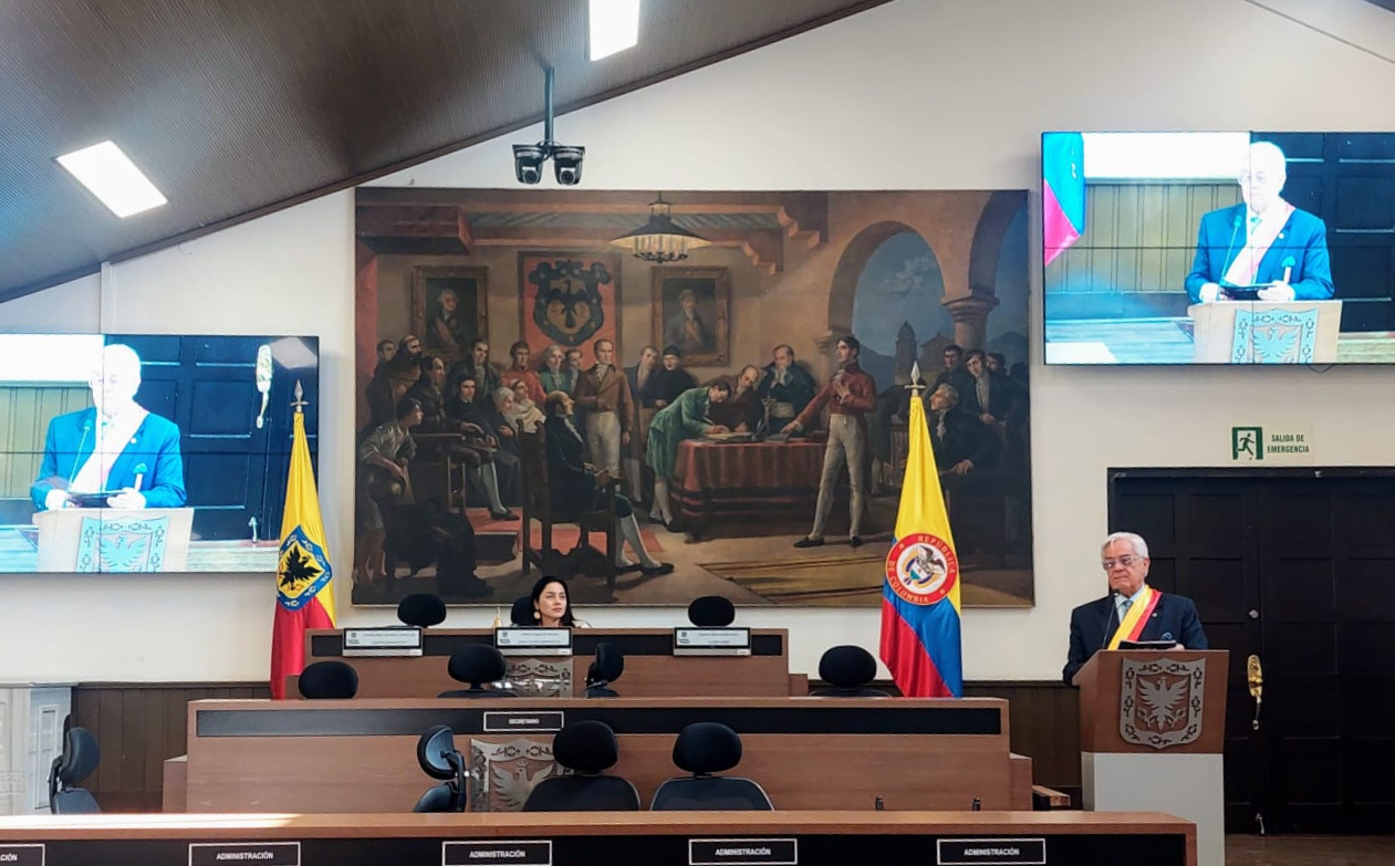 La U.D.C.A. fue galardonada con la Orden Civil al mérito José Acevedo y Gómez