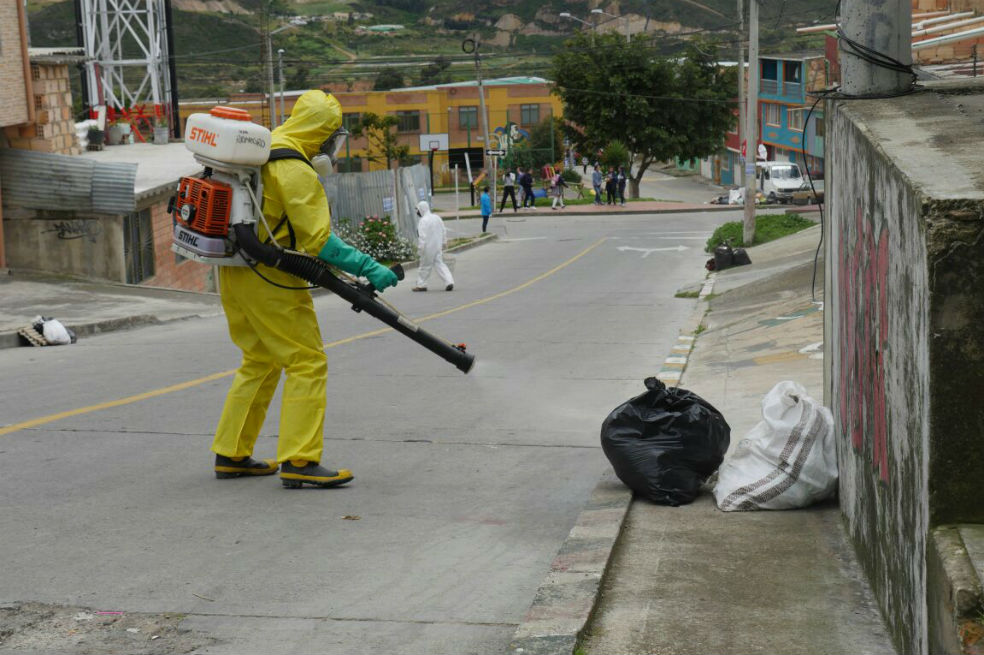 Distrito inició fumigaciones en barrios cercanos a relleno de Doña Juana