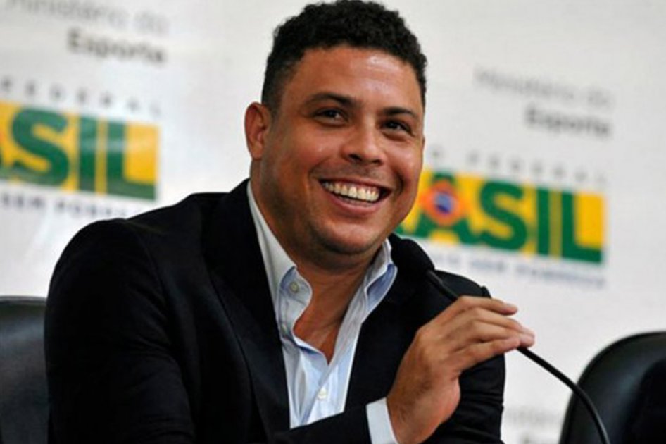 Ronaldo quiere sacar a playboy Brasil de la quiebra