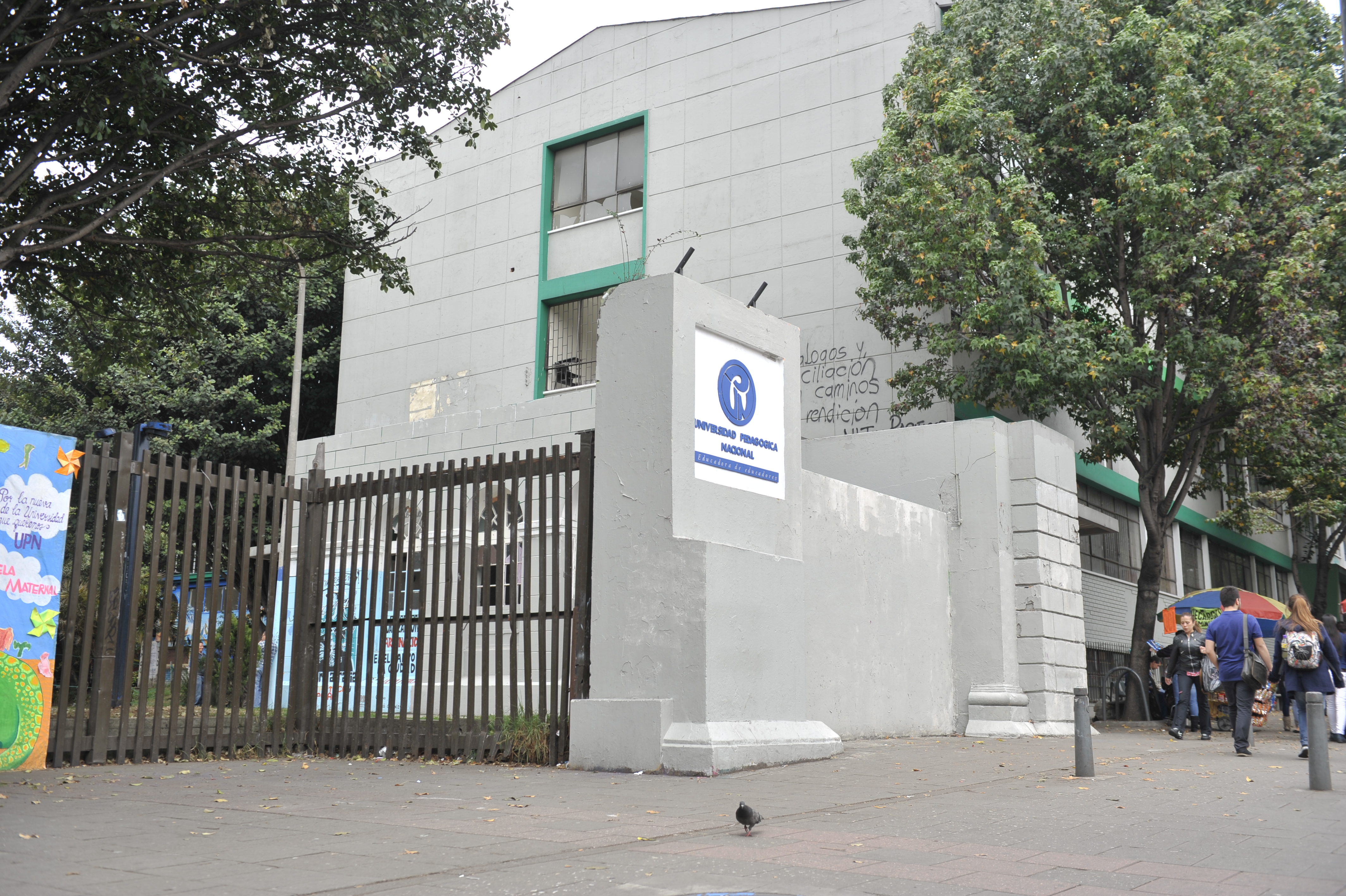 El rastro de los panfletos que amenazan a líderes de las universidades públicas de Bogotá