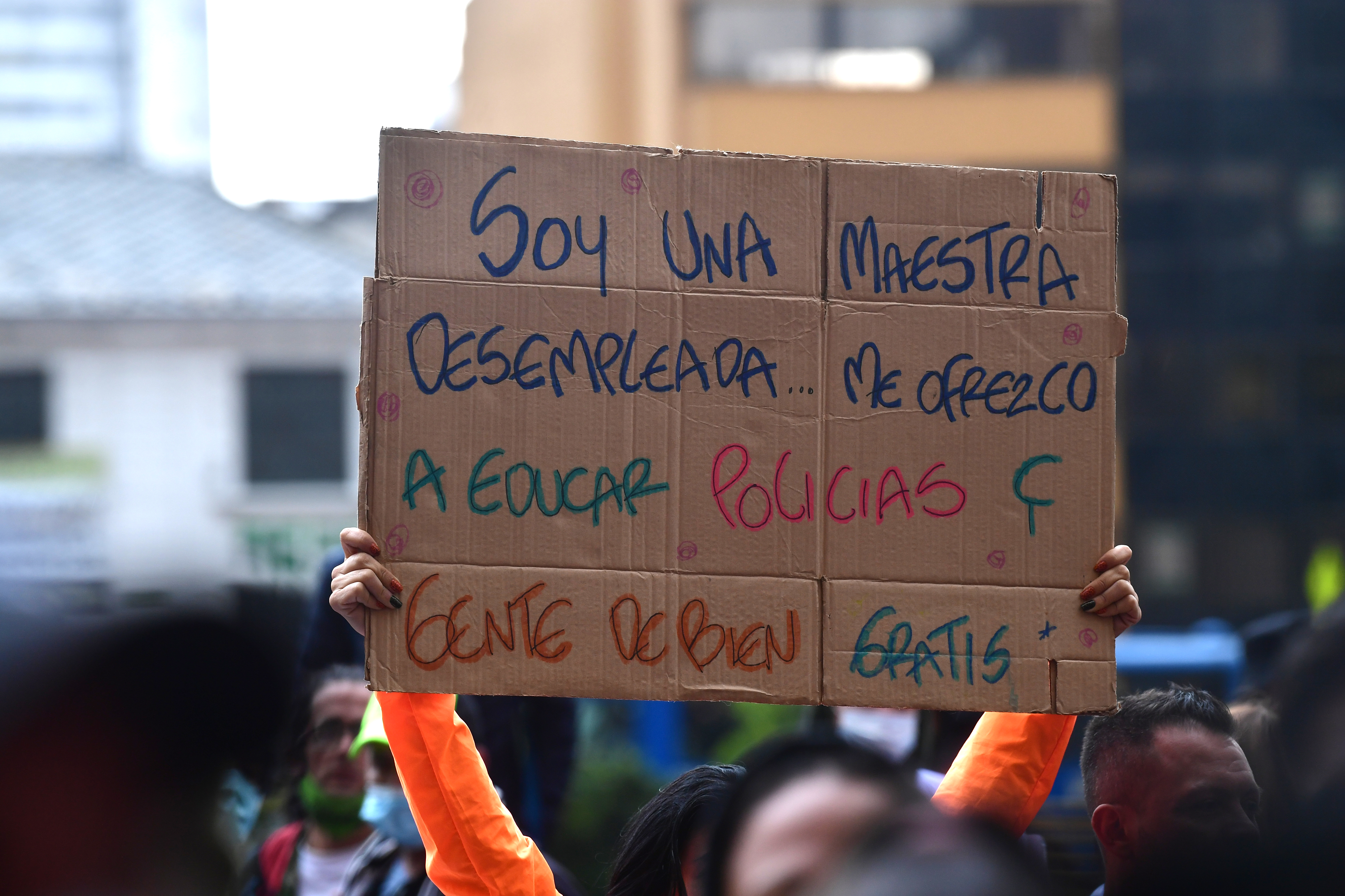 Manifestaciones frente al Hotel Tequendama por visita de los delegados de la Comisión Interamericana de Derechos Humanos (CIDH), que contó con la presencia de la Minga Indígena.