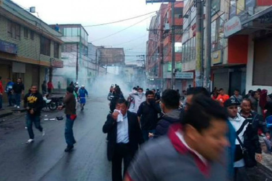 Enfrentamientos entre Policía y comerciantes de San Andresito de San José en Bogotá