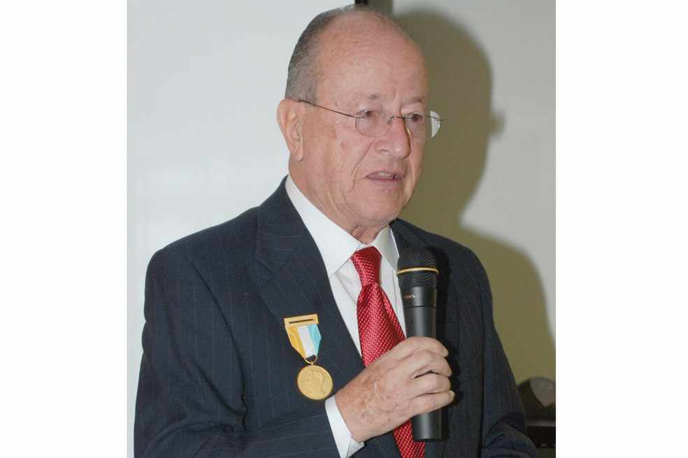 Adiós a un patriarca de la medicina colombiana