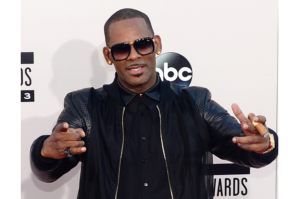 Cantante R. Kelly da sus primeras declaraciones y rechaza acusaciones de abuso sexual