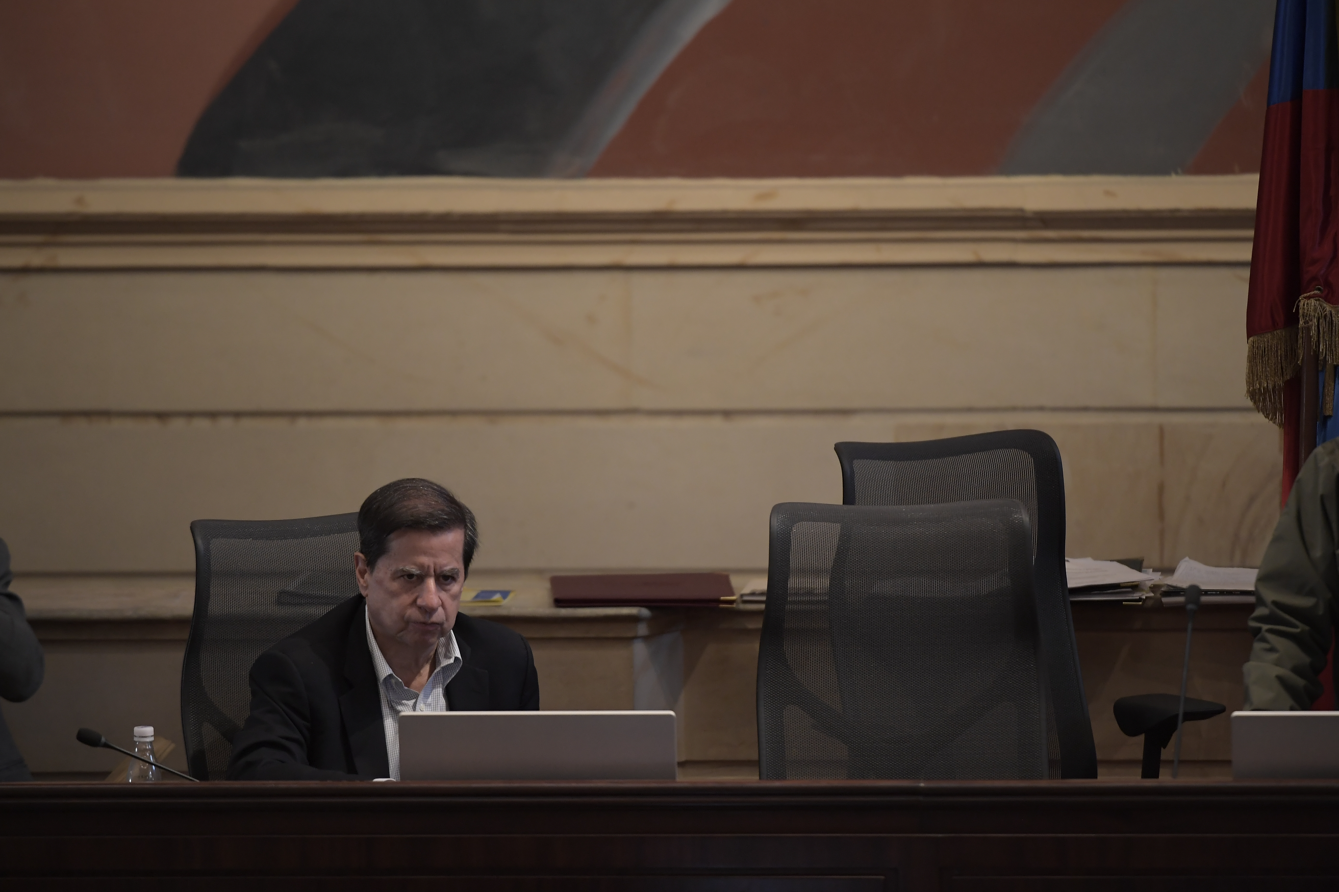 Gobierno evita derrota en la Cámara y la discusión de reforma a la salud continúa