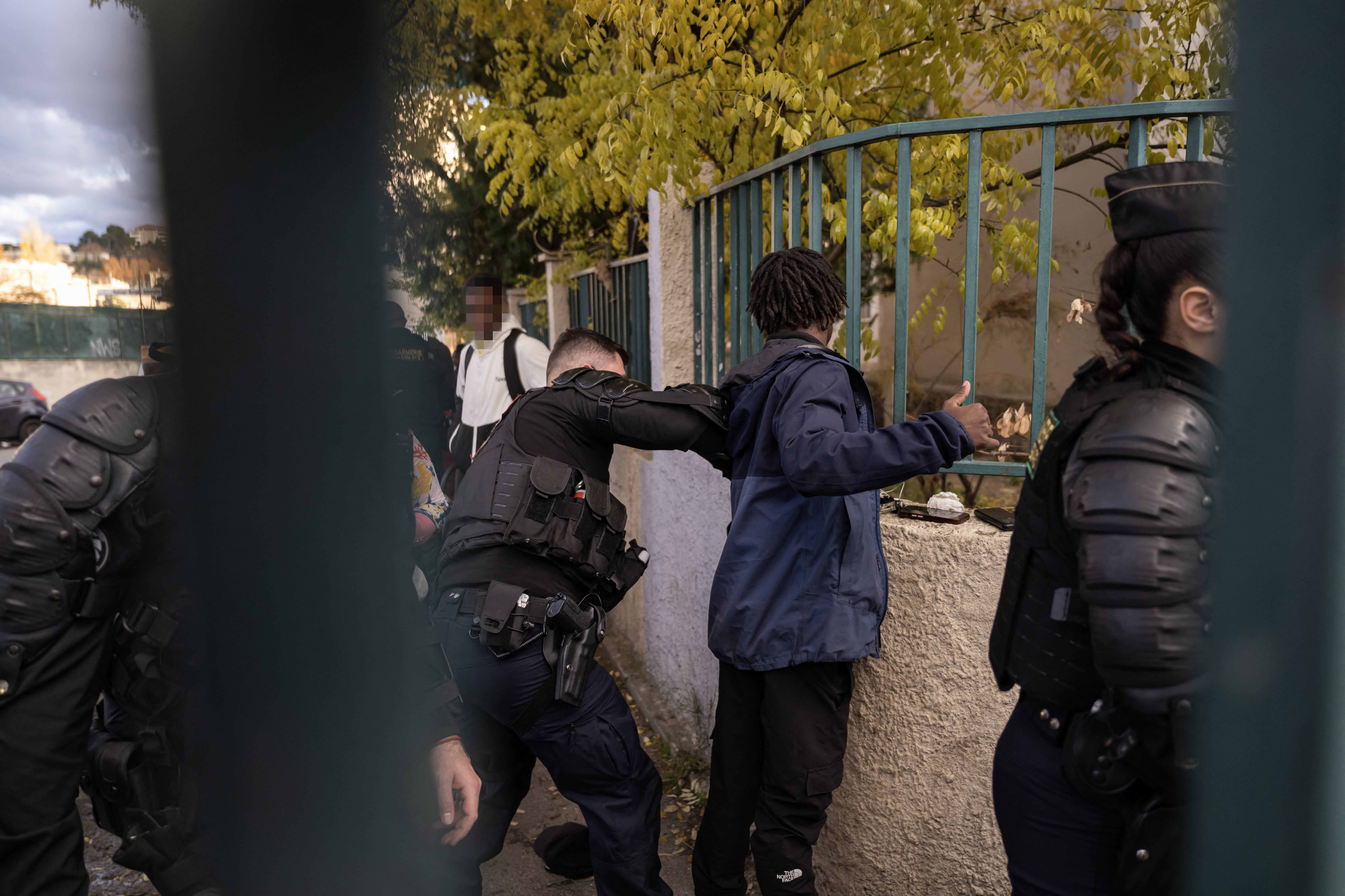 Los adolescentes que se volvieron “esclavos” del narcotráfico en Francia
