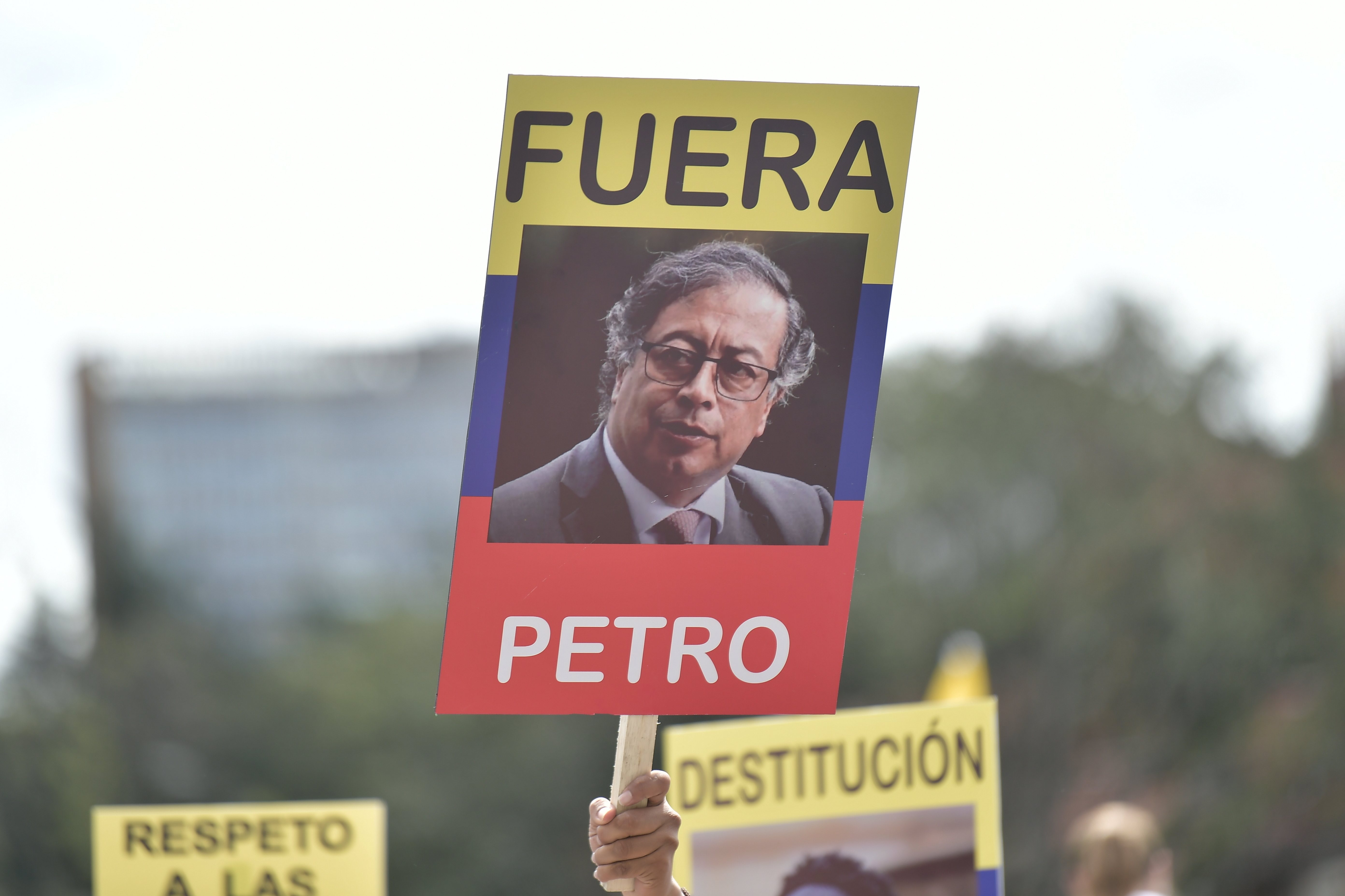 Marchas en contra del gobierno de Gustavo Petro y sus reformas.