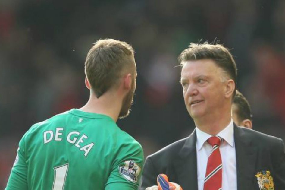 Van Gaal dice que De Gea «disfruta jugando para el Manchester United»