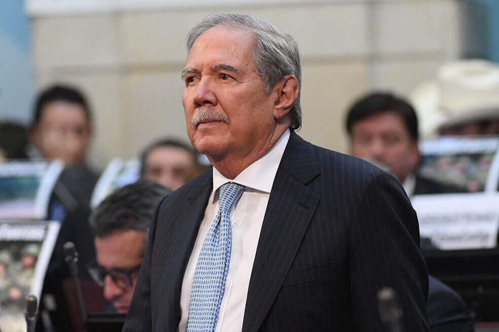 Renunció el ministro de Defensa tras escándalo por muerte de menores en bombardeos