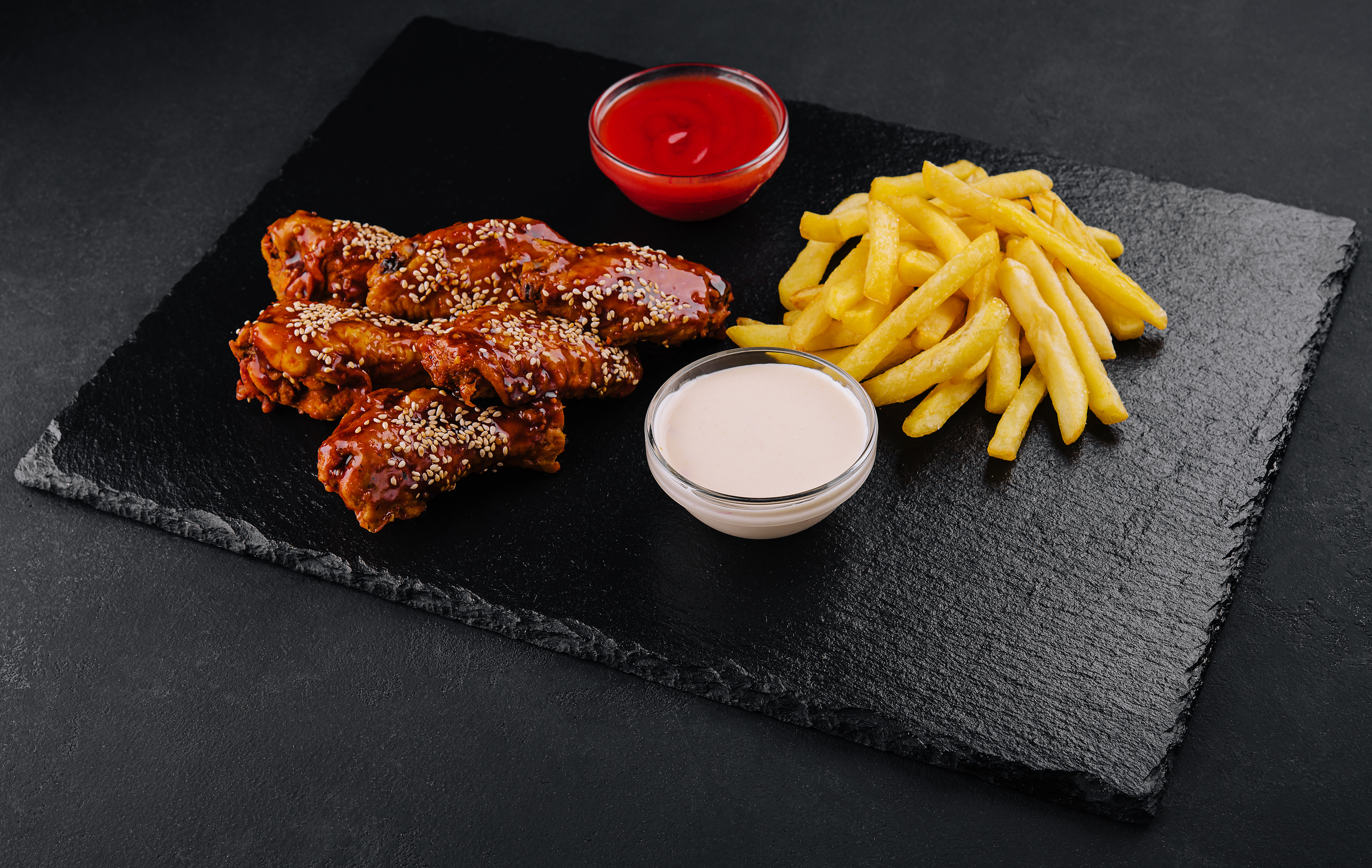 Receta rápida y casera: así se hace un jugoso pollo con salsa búfalo
