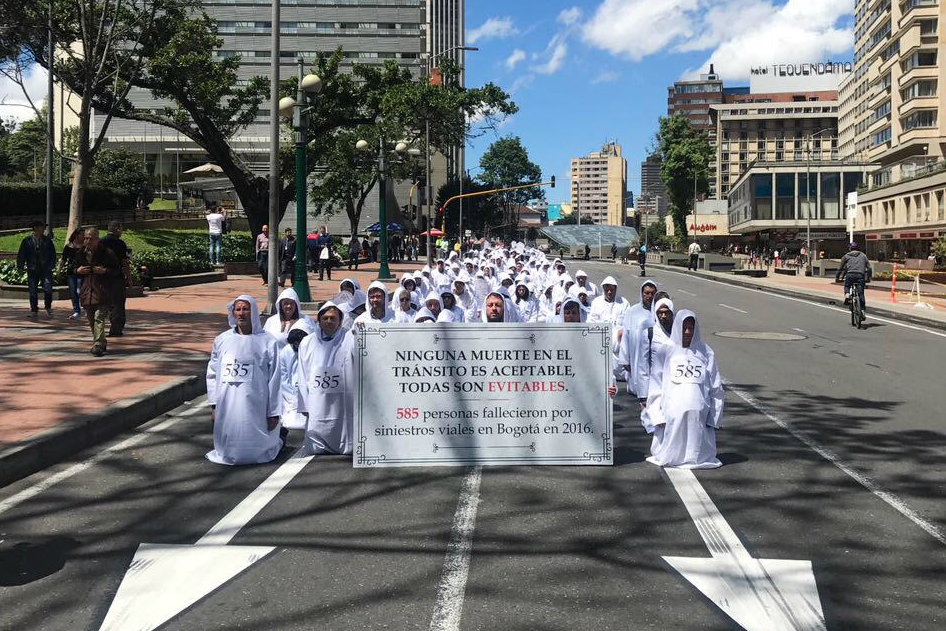 Rinden homenaje a los 585 muertos de siniestros viales en Bogotá