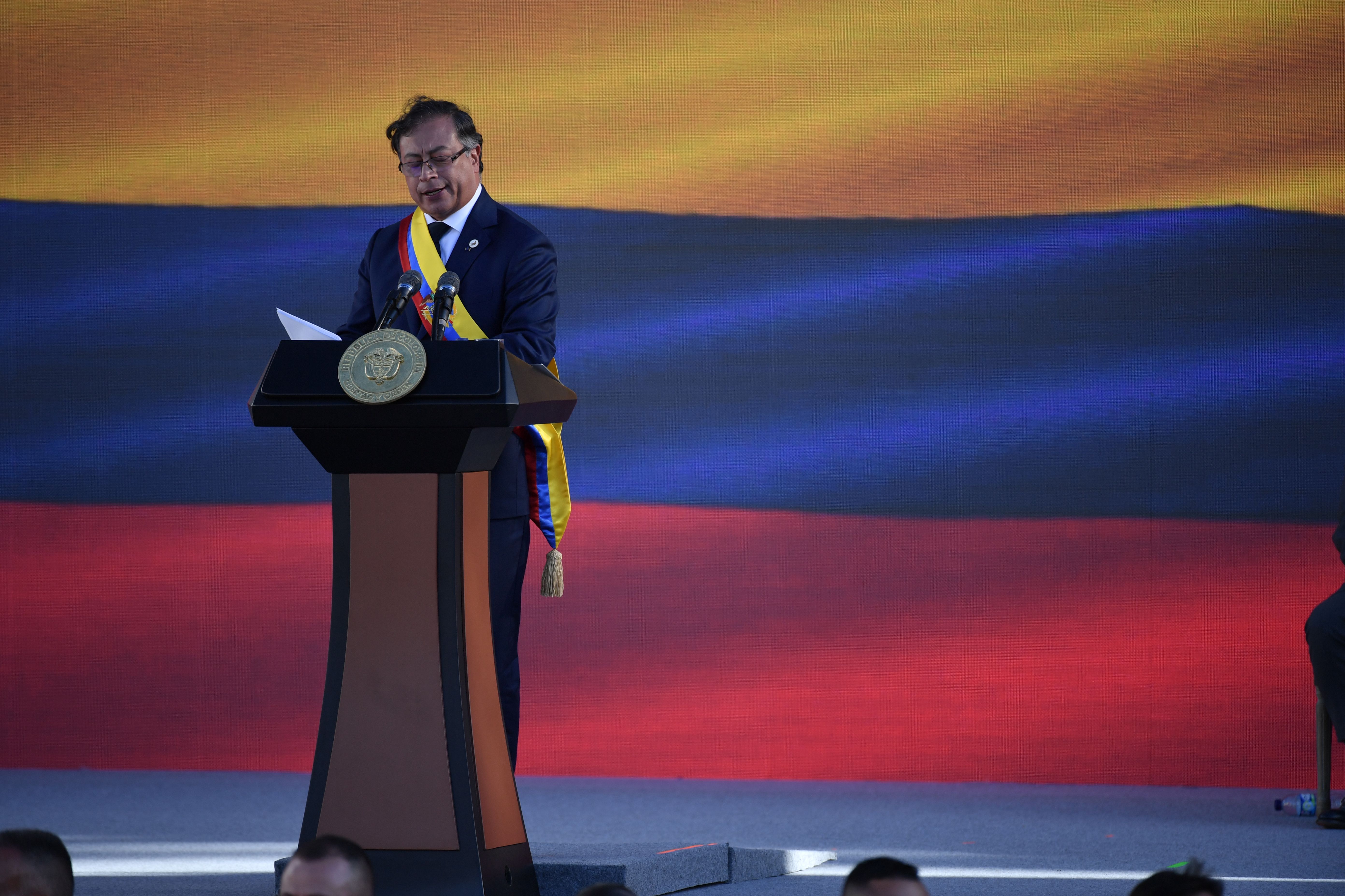 Petro arranca con buena imagen, pero sus propuestas no