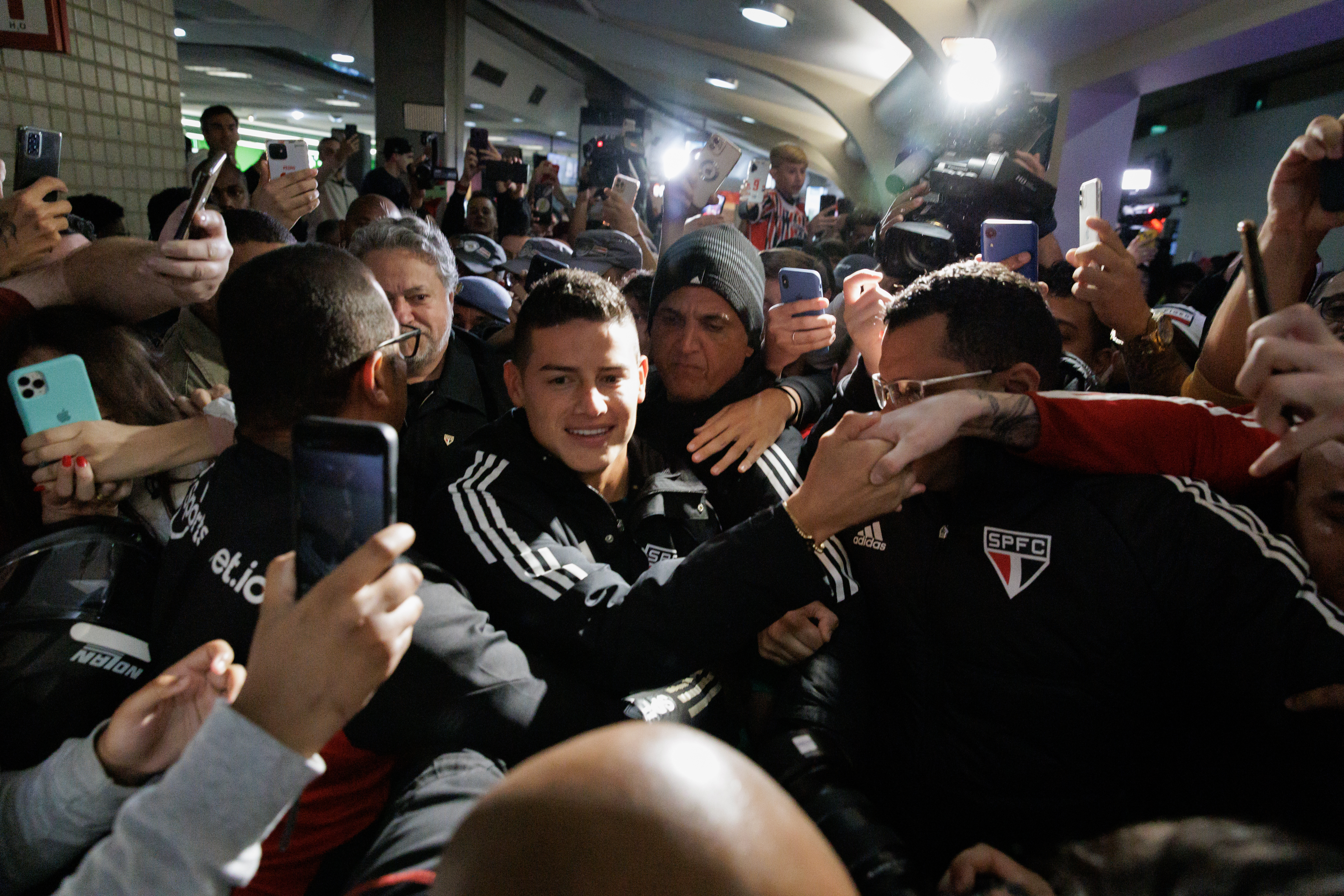 Video: así fue recibido James Rodríguez por la hinchada de Sao Paulo