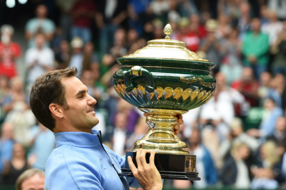 Federer triunfa en Halle y pone la mira en Wimbledon