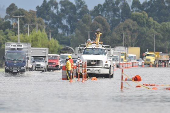 Vía Chía - Bogotá bajo el agua