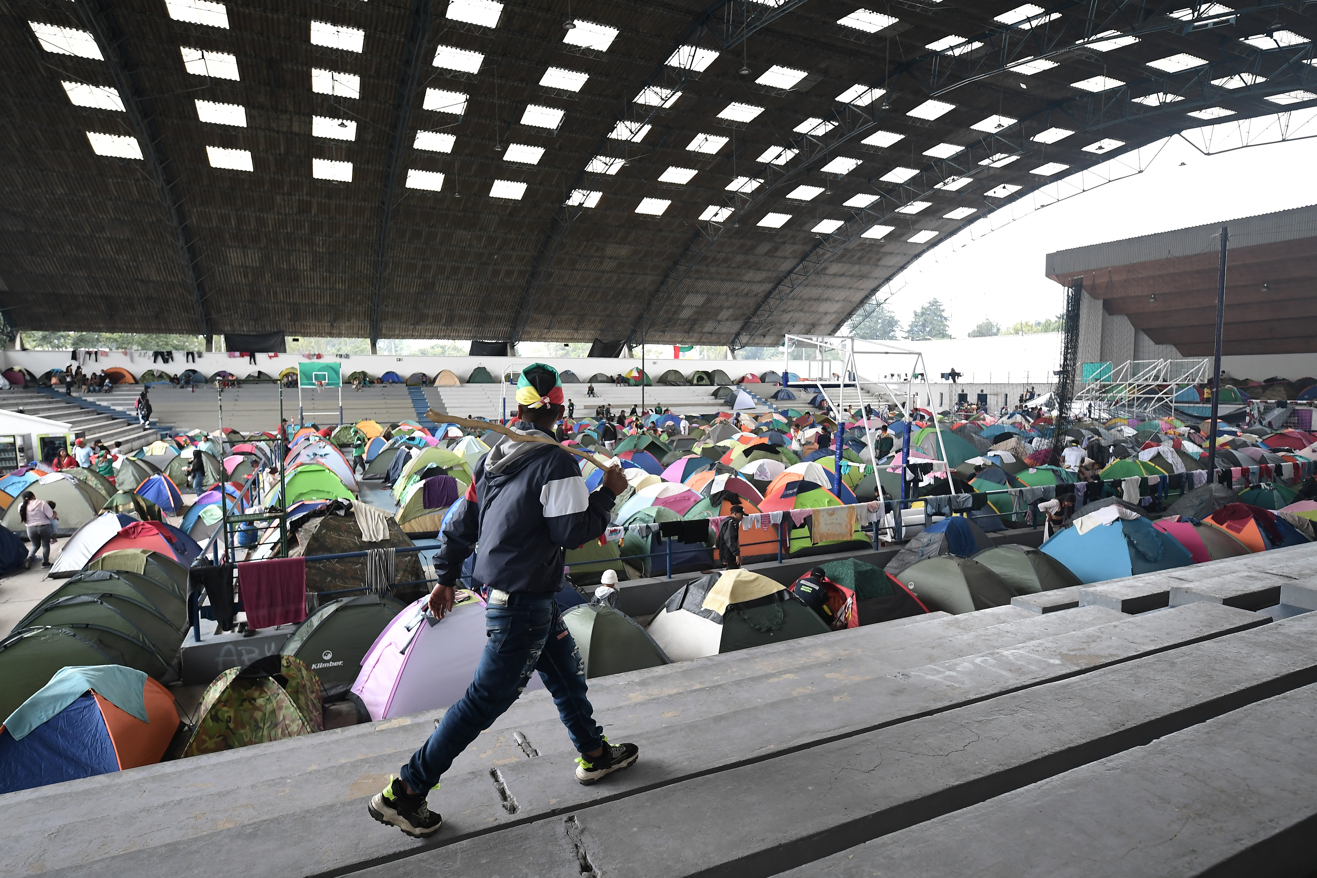 Miembros de la Minga indígena durante su llegada y estadía en la Universidad Nacional de Colombia para asistir a las movilizaciones del día del trabajo – 01 de Mayo