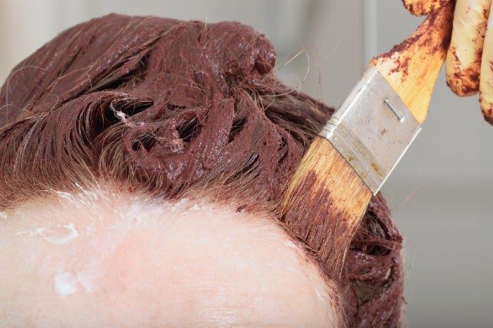 3 formas de tapar las canas en casa de manera natural sin químicos