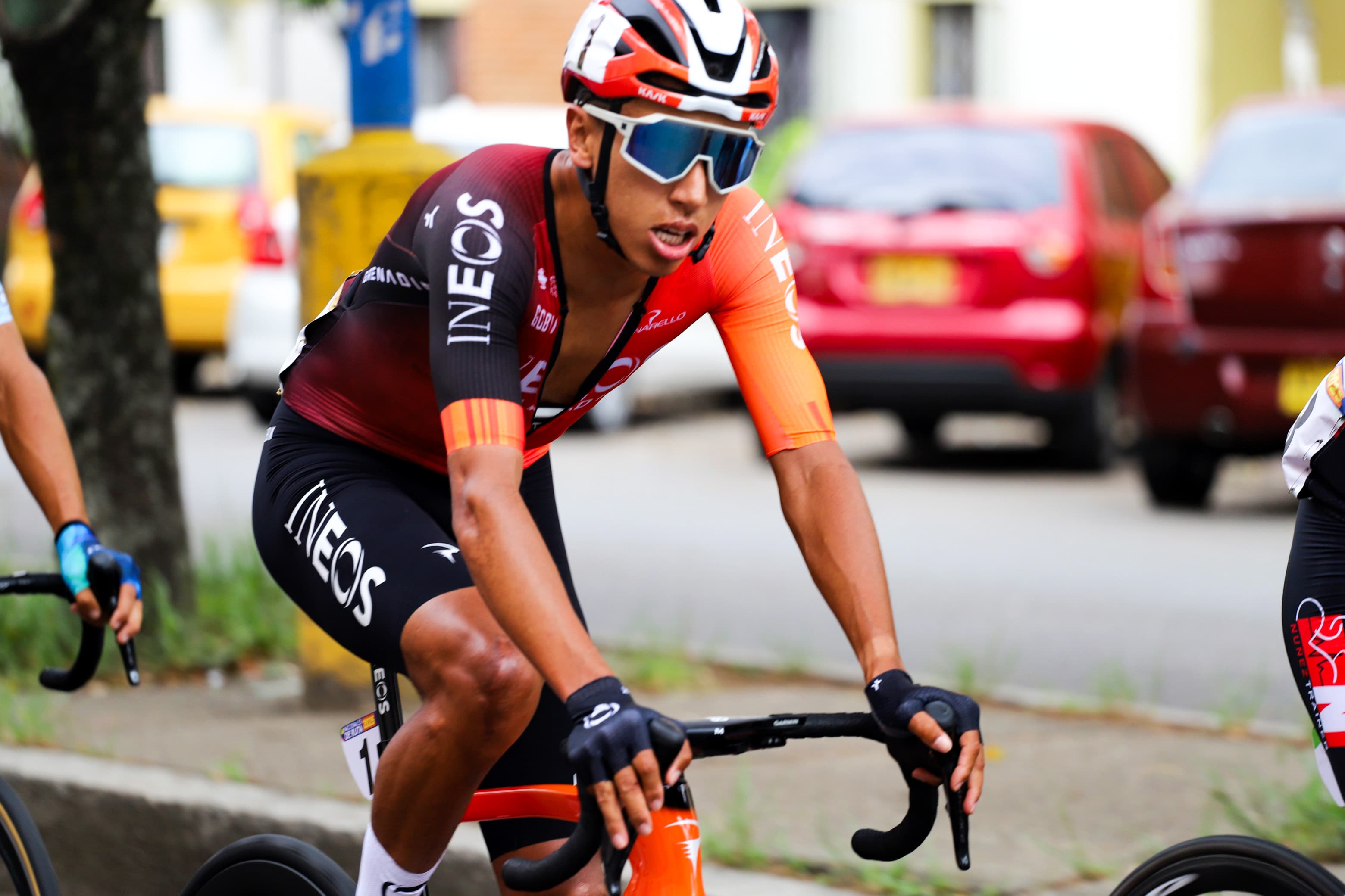 Egan Bernal vuelve a los entrenamientos ocho días después de su caída y fractura