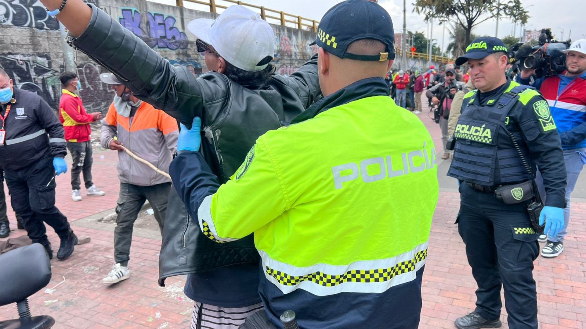 Alrededor de 400 uniformados de la Policía intervinieron la zona de San Bernardo