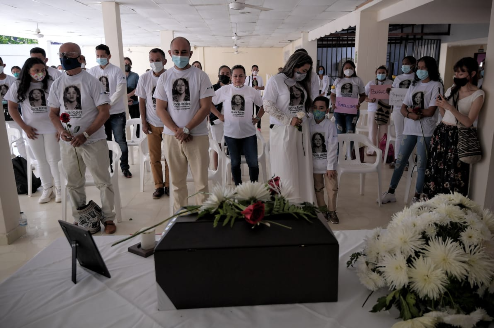 Tras 26 años, la lideresa Mayerlis Angarita recibió el cuerpo de su madre desaparecida