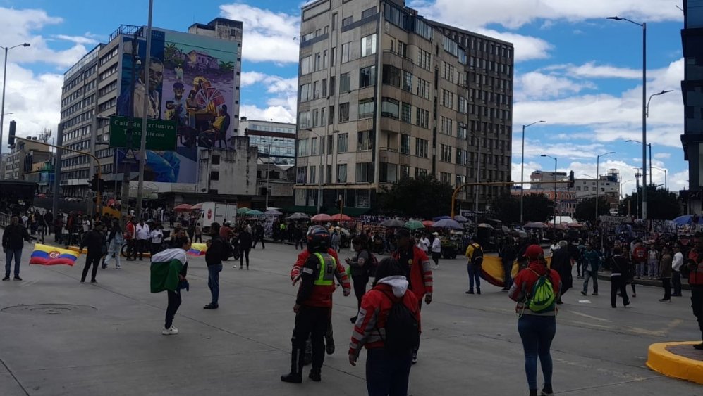 Movilidad hoy: congestión en la carrera 10 con calle 16 por paso de manifestación