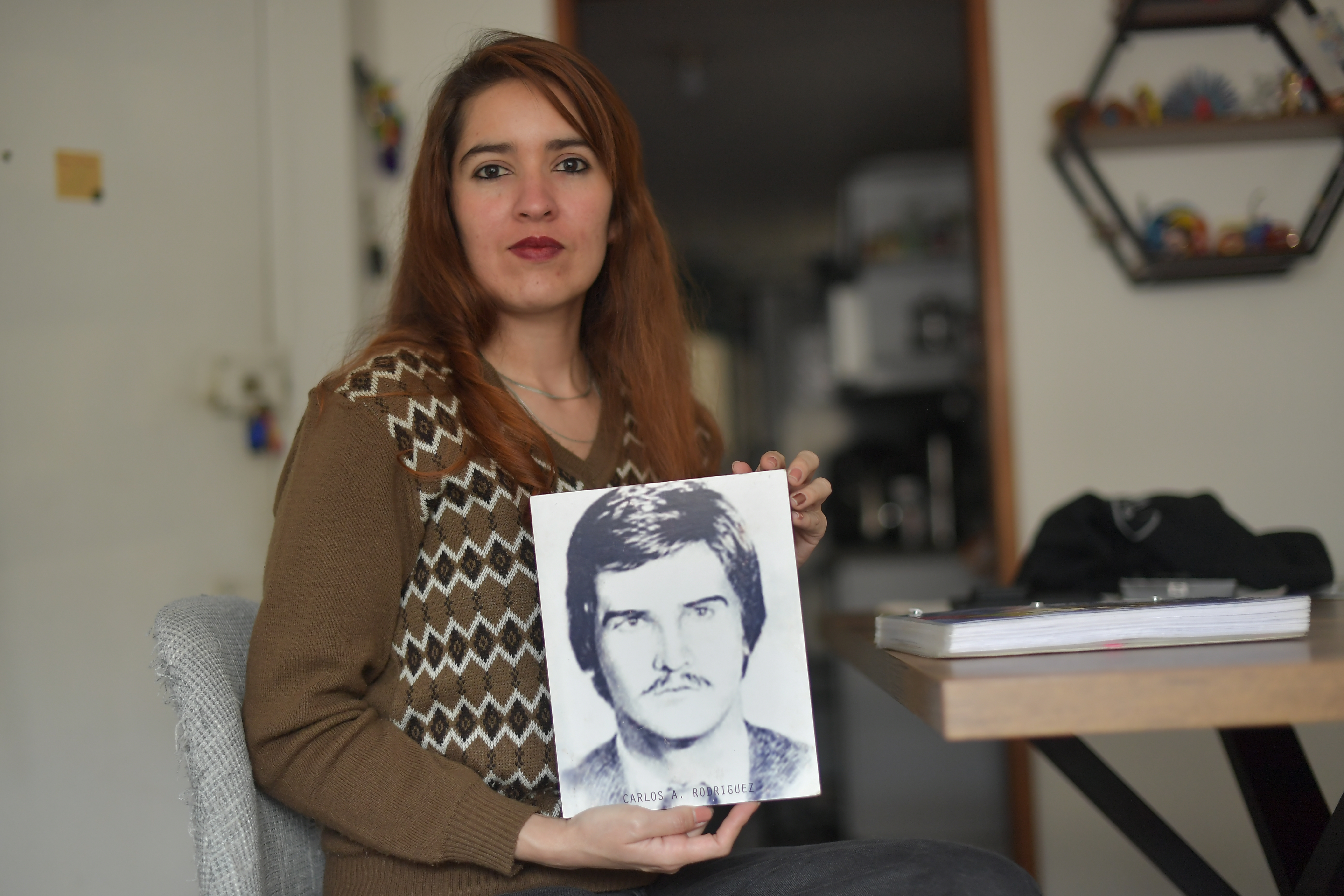Alejandra Rodríguez es hija de Carlos Rodríguez Vera, quien salió vivo del Palacio de Justicia. Hoy lo sigue buscando.
