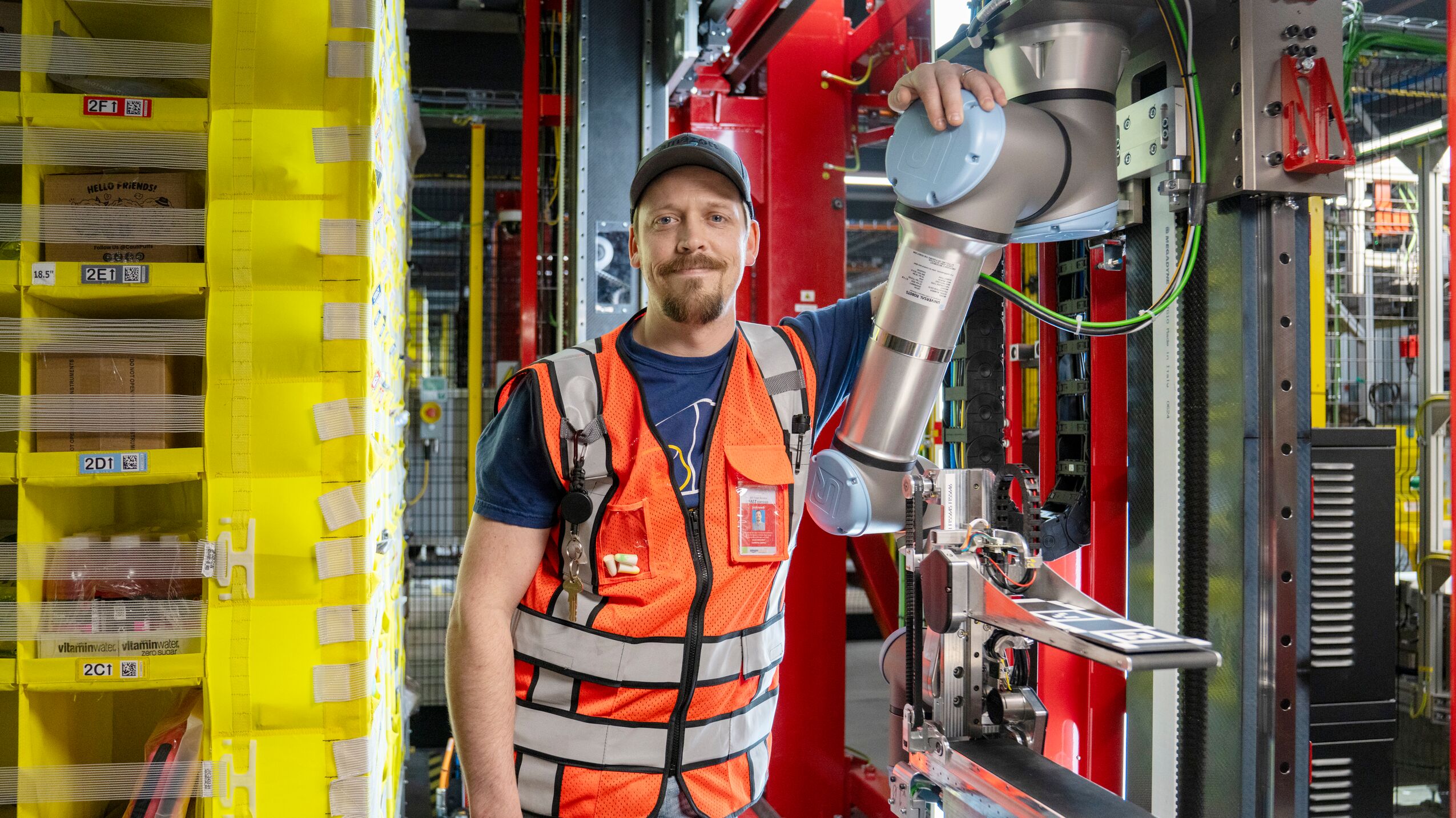 Amazon presenta a Vulcan, el robot con sentido del tacto para almacenar mercancía