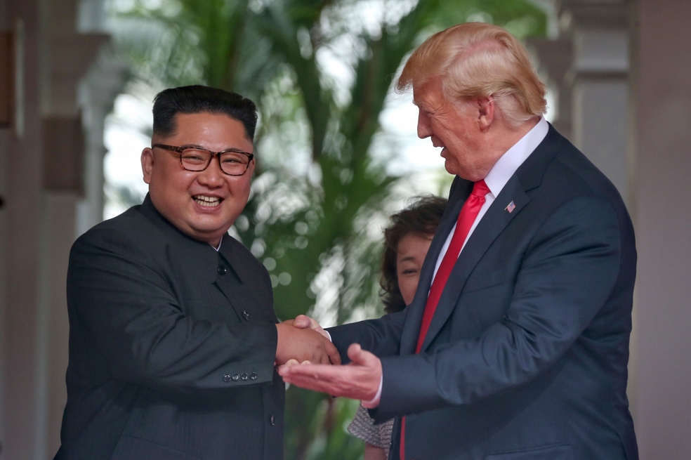 Trump dice que suspenderá operaciones militares en Corea del Sur