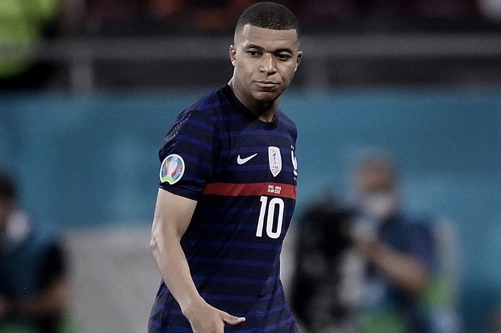 Mbappé después de su penal fallido contra Suiza.