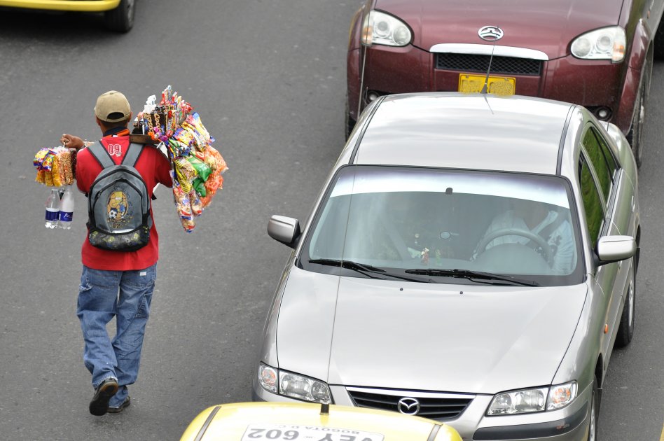Desempleo en agosto afecta a 2,25 millones de personas