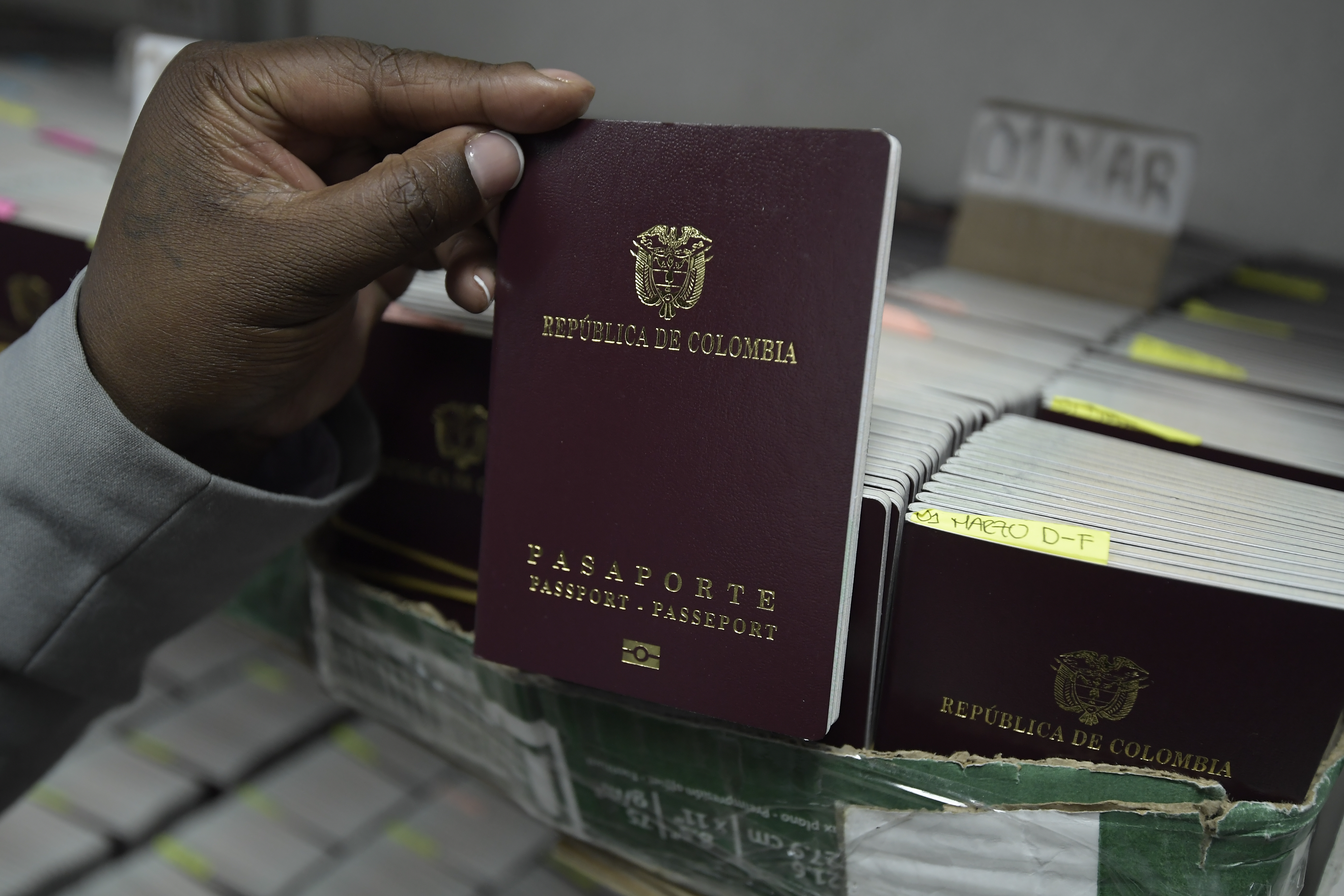 Cancillería dice que nuevo modelo de pasaportes avanza “sin contratiempos” tras alerta
