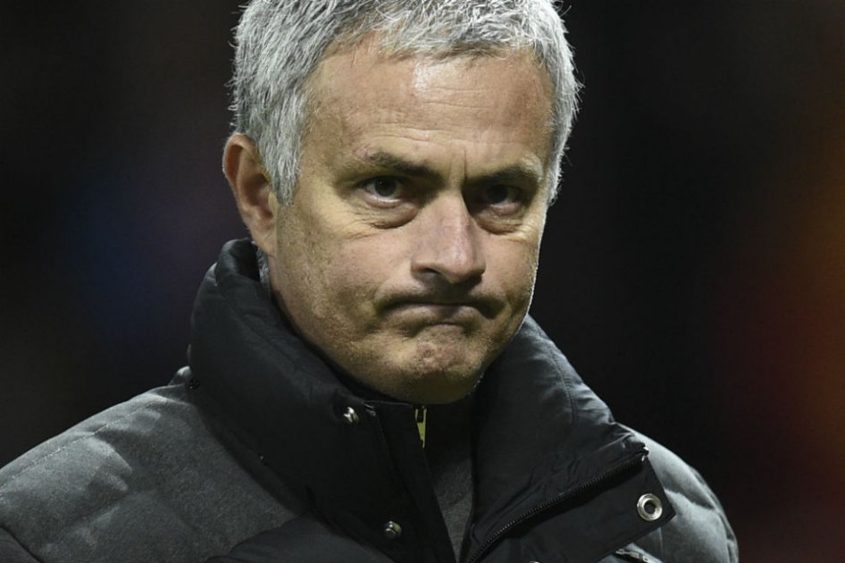 Mourinho arremete contra los jugadores del Manchester: «el fútbol no es para niños, es para hombres»