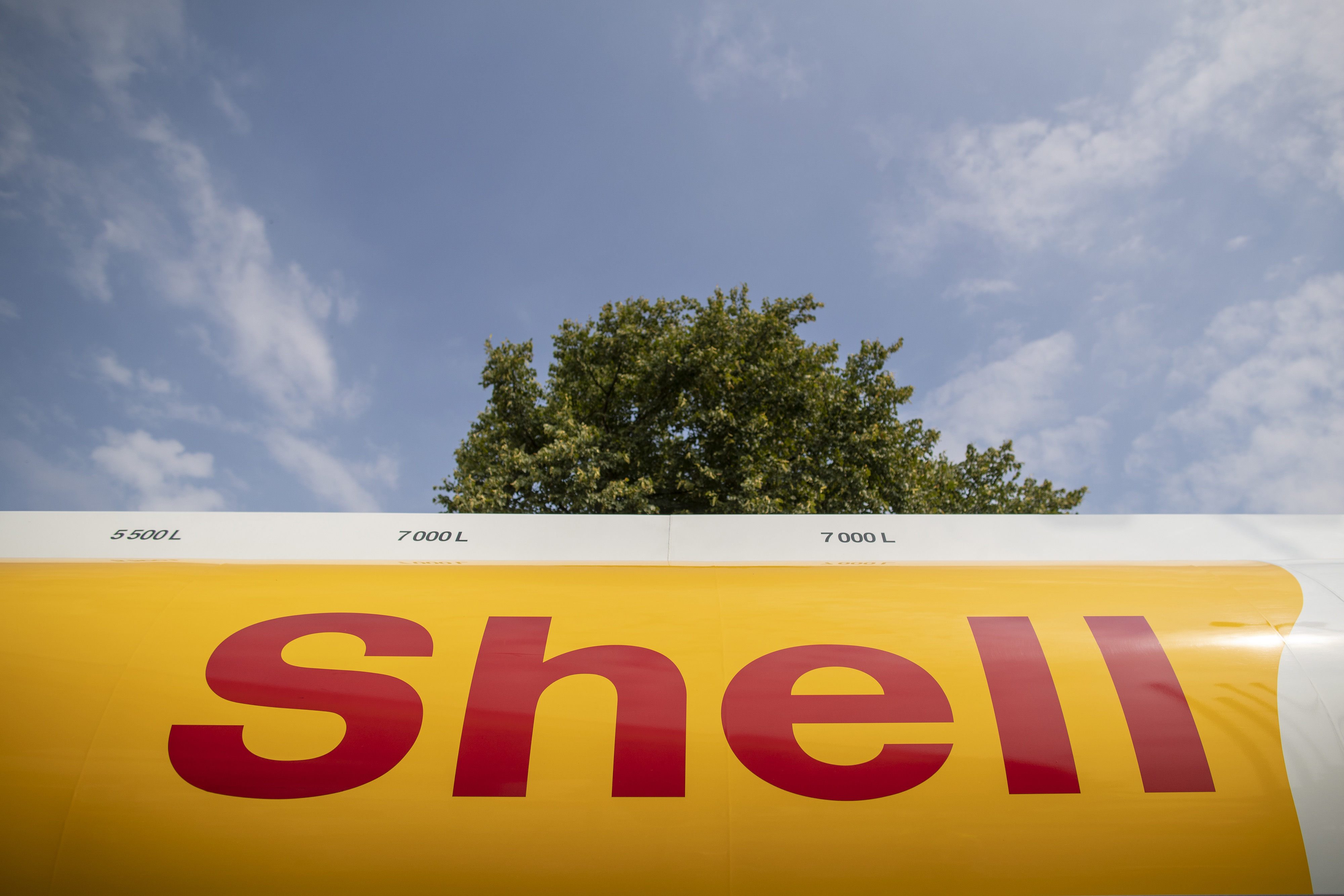 Shell vende participación petrolera y sale de Venezuela