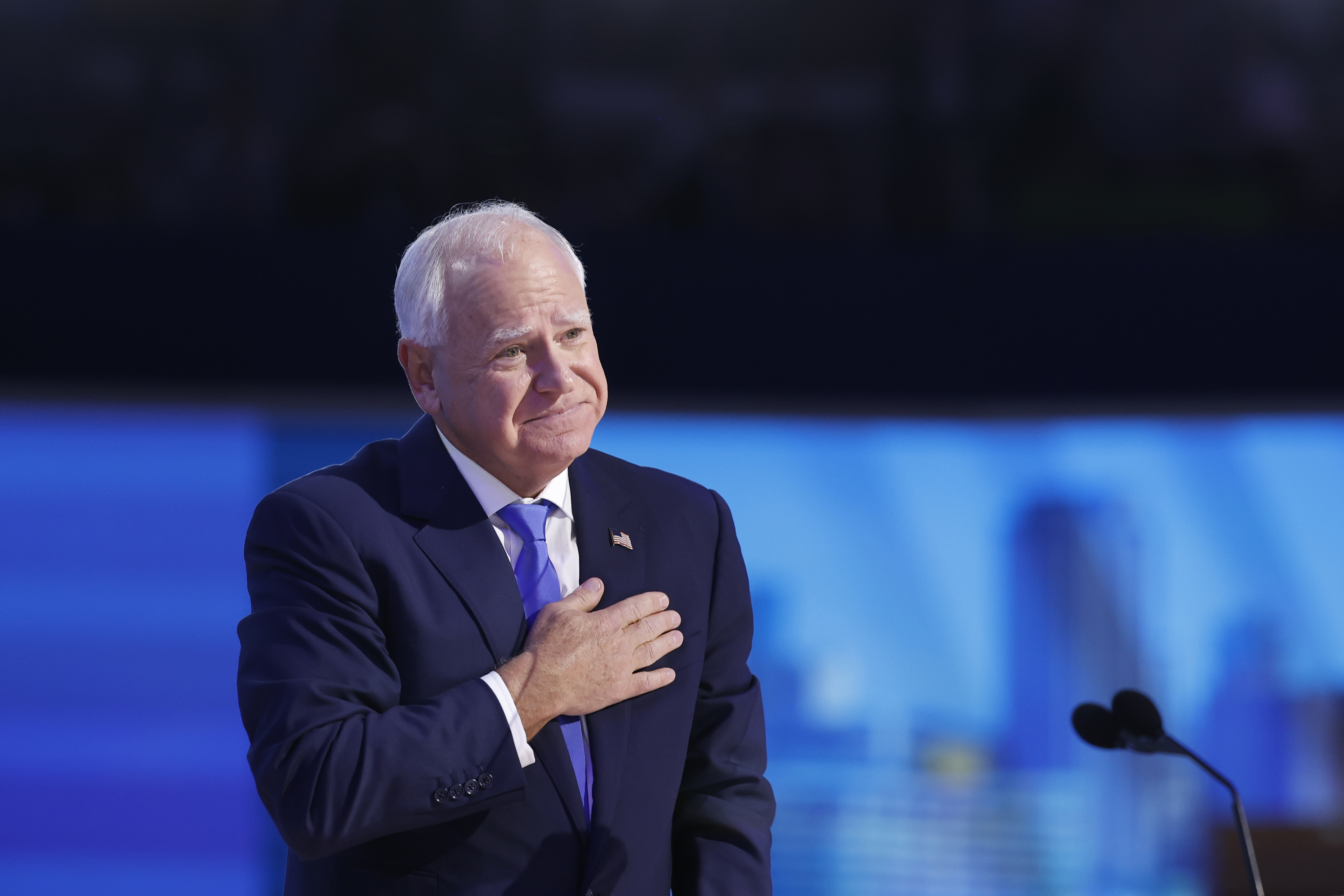 Tim Walz aceptó la nominación como fórmula de Harris: “Es el honor de mi vida”