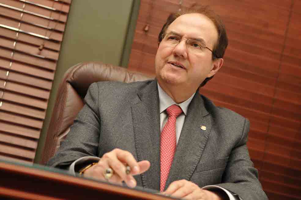 Los peros del magistrado Leonidas Bustos