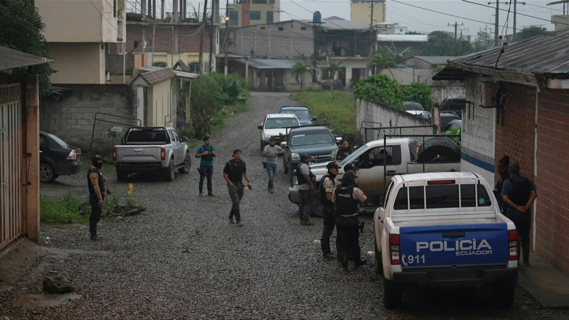 Ecuador: al menos cinco muertos en enfrentamiento entre grupos criminales