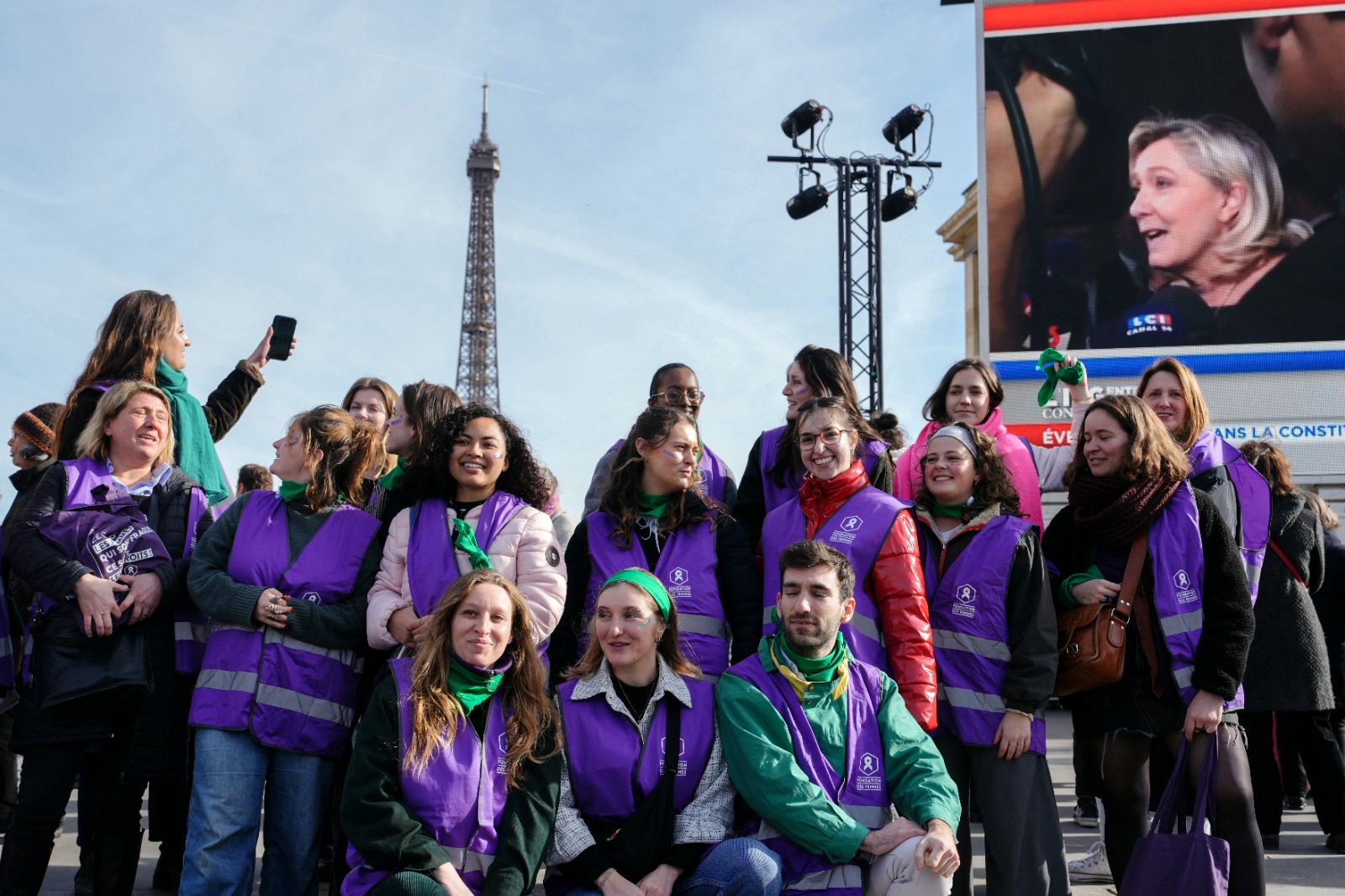 Sin embargo, defensores de derechos humanos dicen que no hay marcha atrás y este triunfo pone a Francia en la vanguardia de la protección del aborto. Desde ahora, en Francia, cualquier iniciativa que vaya contra la IVE o busque poner barreras para su acceso será inconstitucional.
